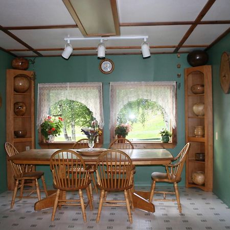 Dunphy'S Bed And Breakfast Parson Екстериор снимка